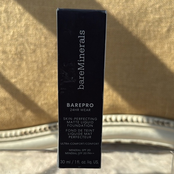 bareMinerals Barepro 24HR Wear Skin-Perfecting Matte Liquid Foundation Mineral - Picture 2 of 10